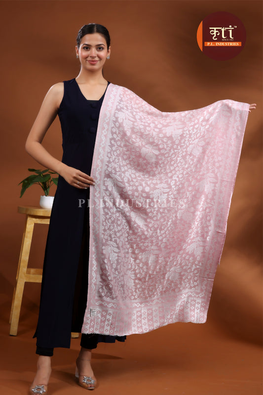 लड़कियों के लिए KRITI प्रीमियम फ्लोरल डिज़ाइन वाला फाइन ऊनी गुलाबी रंग का स्टोल