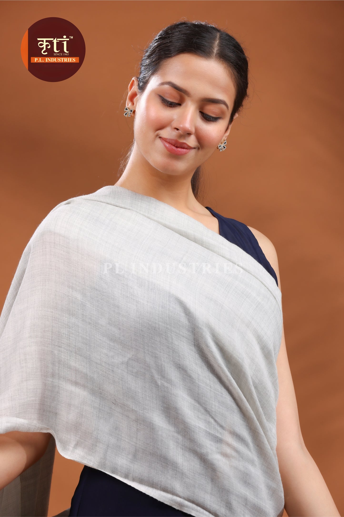 KRITI Premium Plain Solid Design Fine Wool Light Grey Stole For Girl