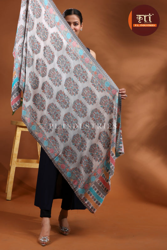 लड़कियों के लिए KRITI प्रीमियम बूटी डिज़ाइन का फाइन वूल ग्रे रंग का स्टोल