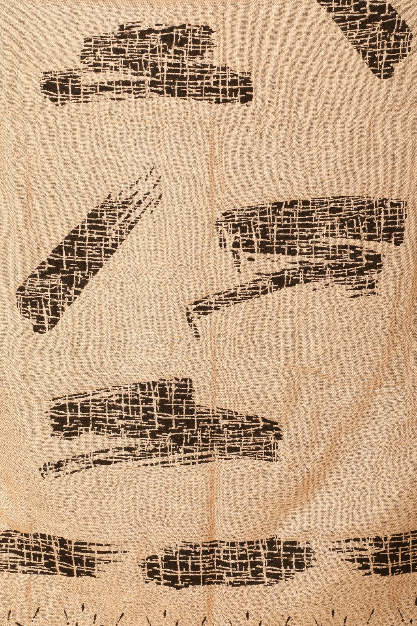 कृति धारीदार डिज़ाइनर ऊनी रिवर्सिबल काले रंग का स्टोल लड़कियों के लिए