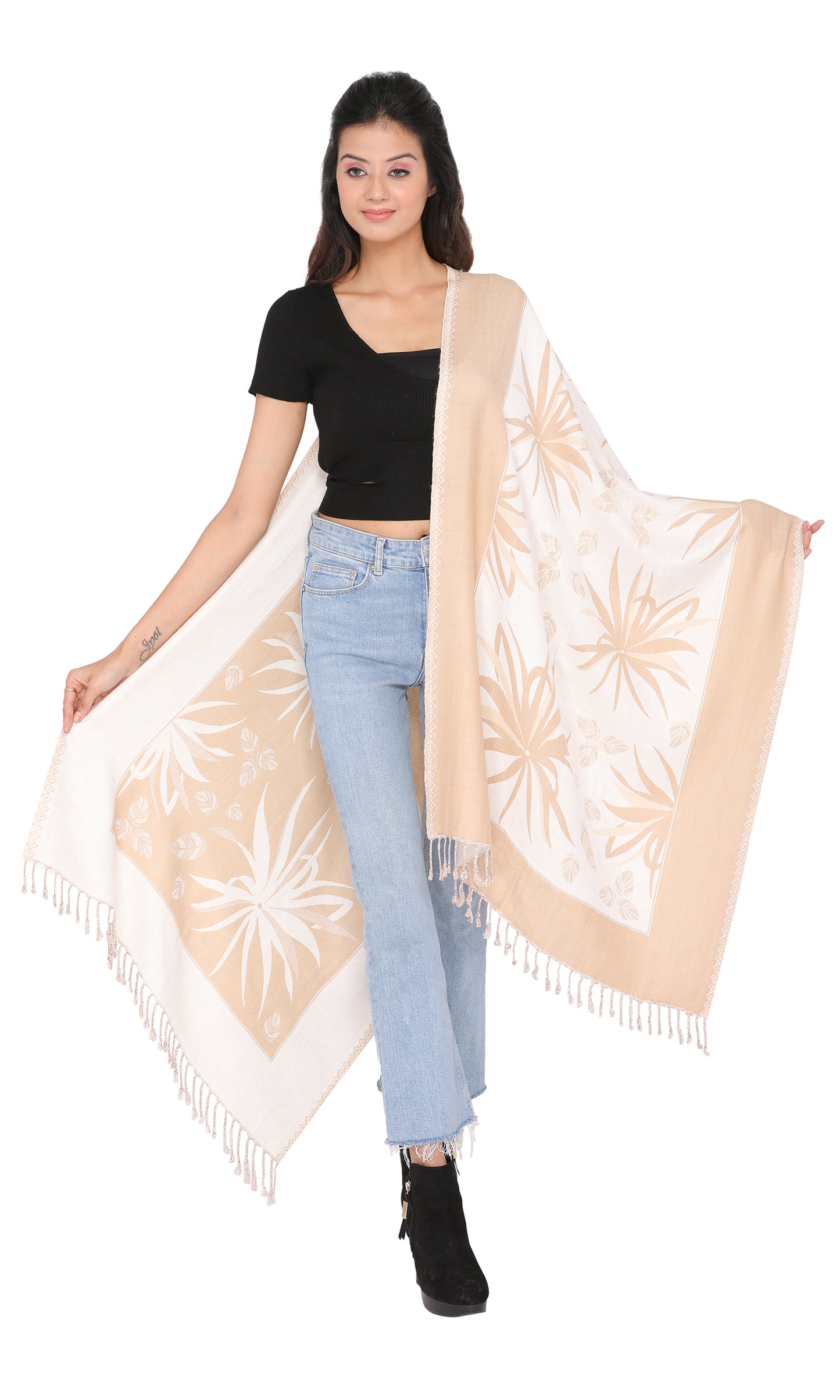 कृति फ्लोरल वूलन बेज कलर स्टोल लड़कियों के लिए