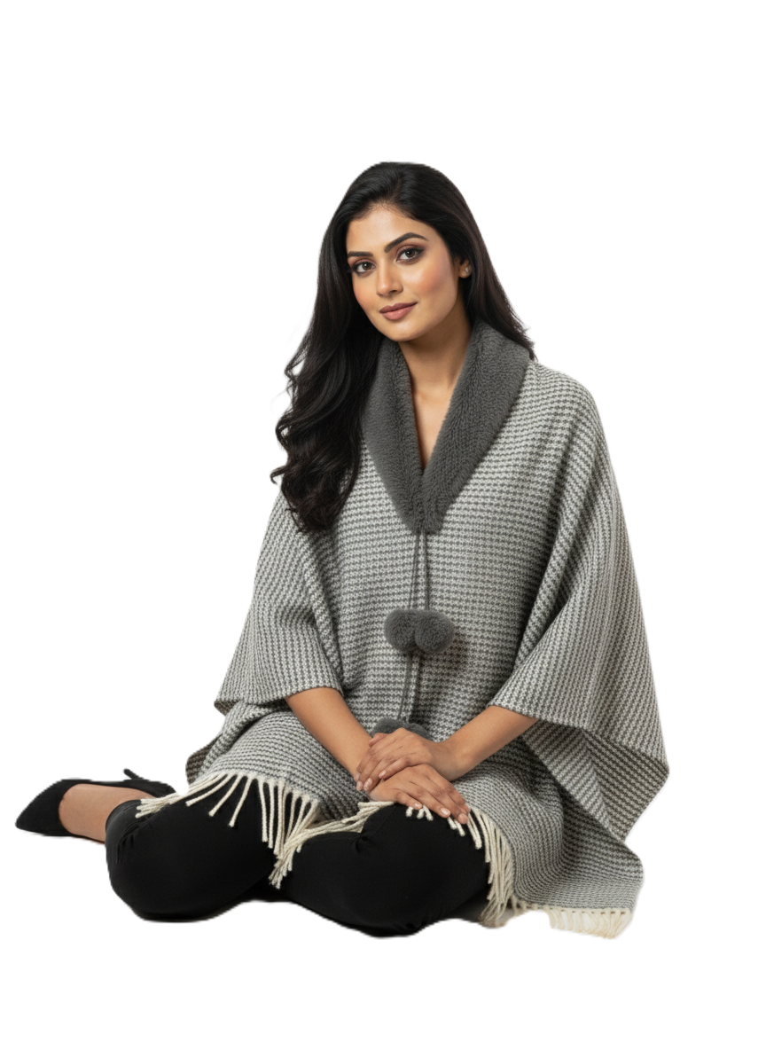 महिलाओं के लिए फॉक्स फर कॉलर पोंचो रैप - फ्रिंज के साथ ओवरसाइज़्ड ओपन फ्रंट केप