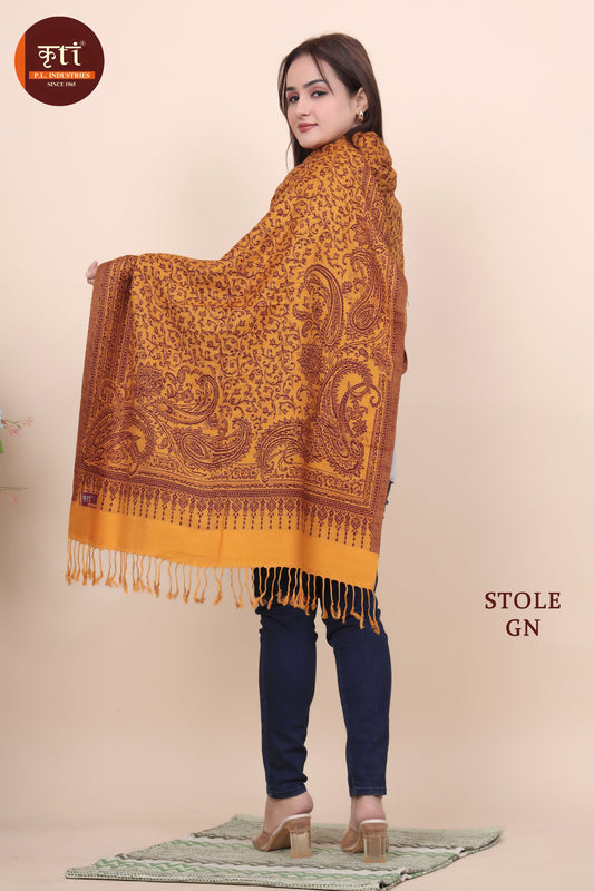 कृति पैस्ले पैटर्न ऊनी सरसों रंग का स्टोल लड़कियों के लिए