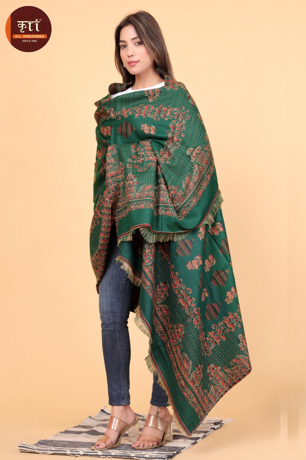 KRITI Luxury Floral Border Woollen Green Color Shawl For Women