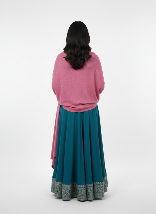 महिलाओं के लिए कृति ऊनी गुलाबी रंग का ज़री स्टोल विंटरवियर