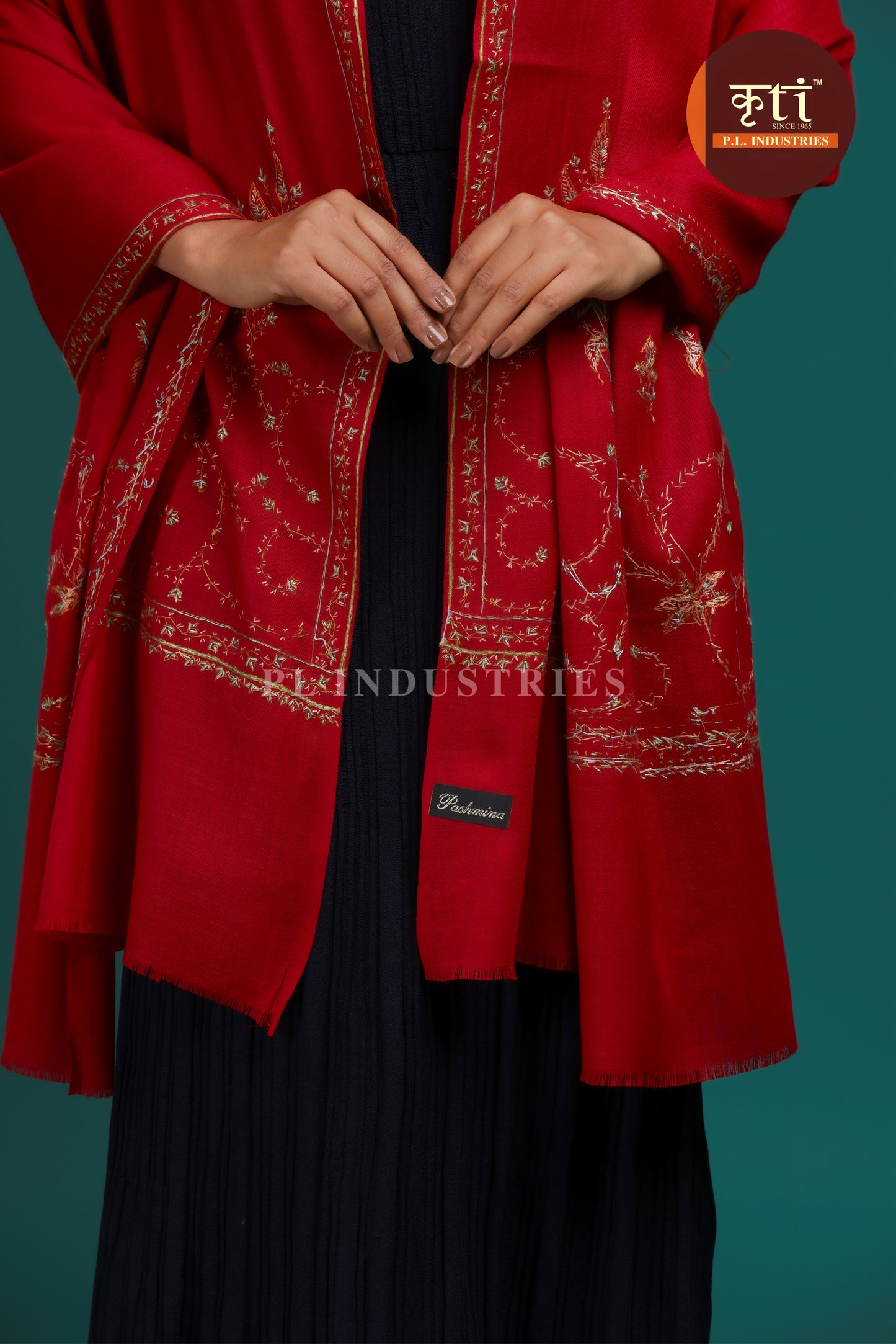 KRITI महिलाओं के लिए कश्मीरी हाथ से कढ़ाई किया हुआ शुद्ध ऊनी स्टोल