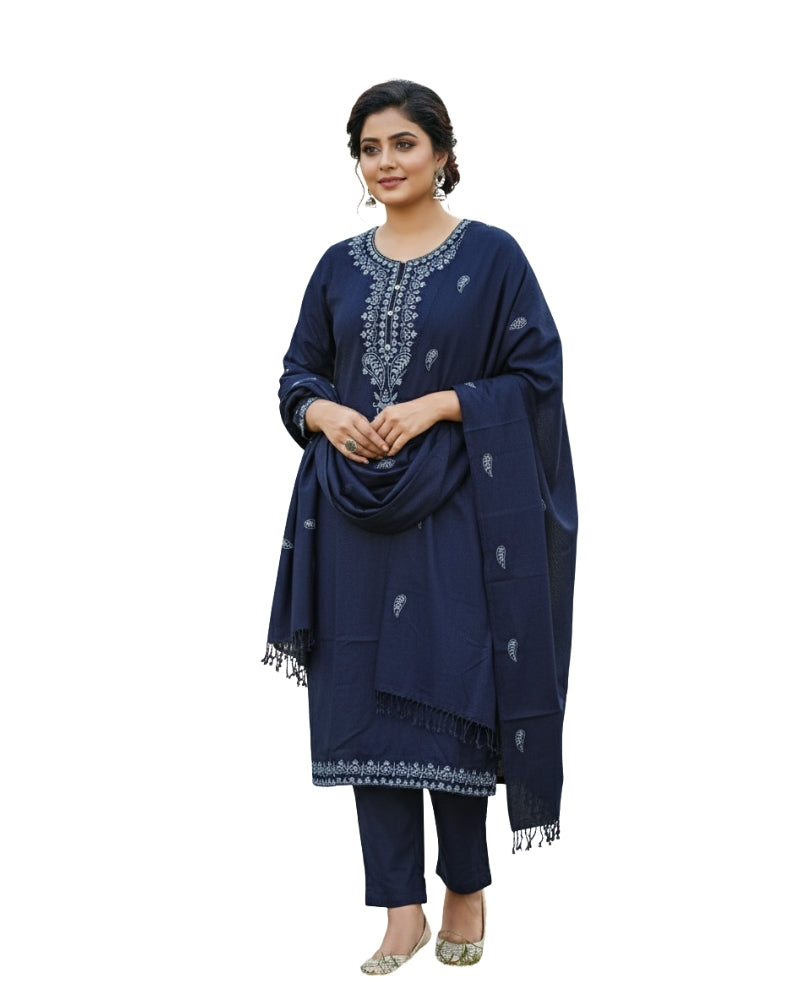 कृति ऊनी कढ़ाईदार सिले सूट नीले रंग में महिलाओं के लिए सर्दियों के लिए