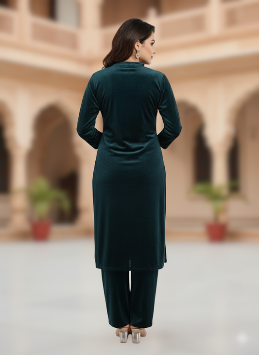 KRITI विंटर वेलवेट 3 पीस कढ़ाई कुर्ती सेट टील रंग महिलाओं के लिए