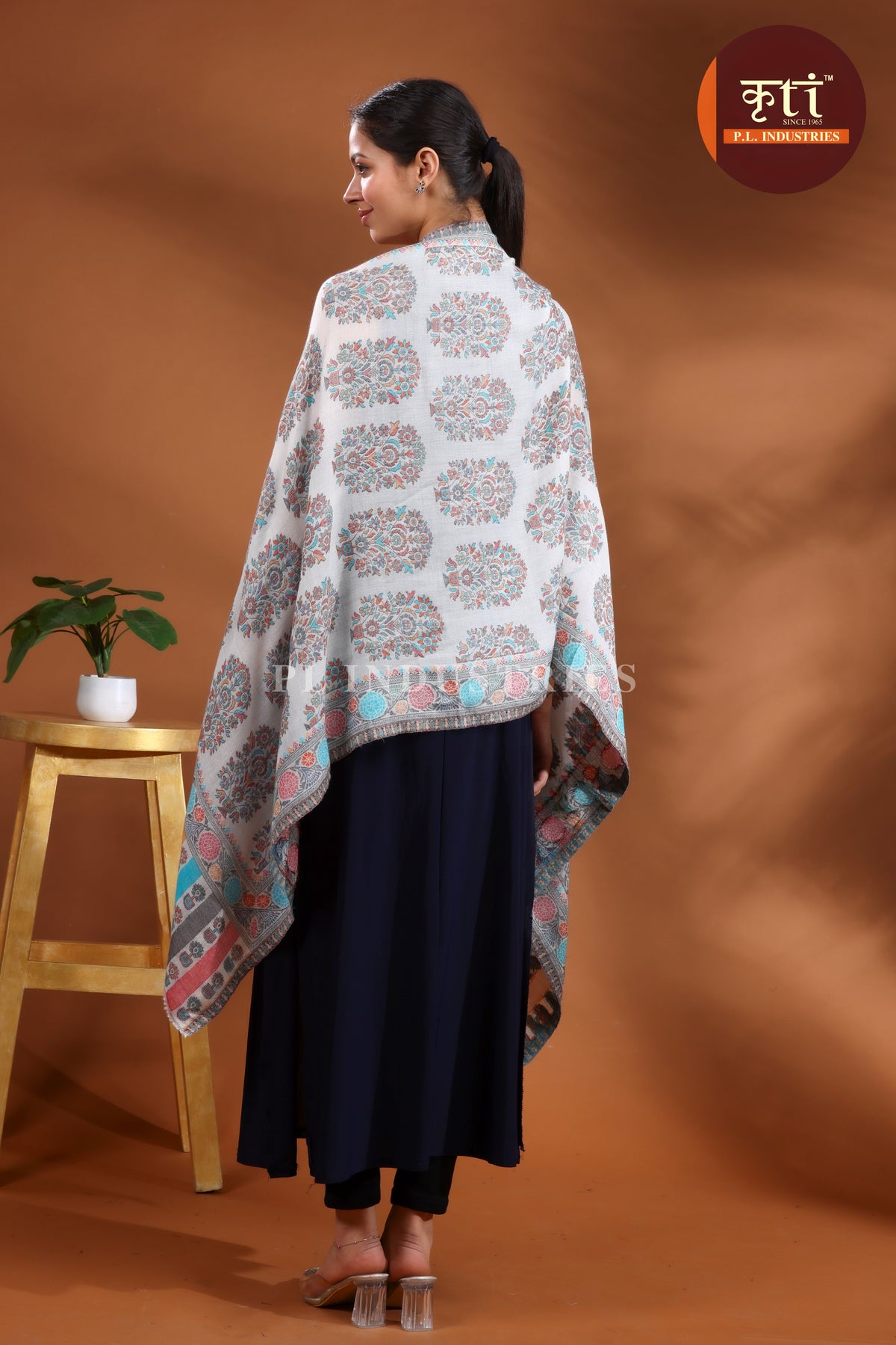 Premium Pashmina ( Fine Wool) Lightweight - Gray