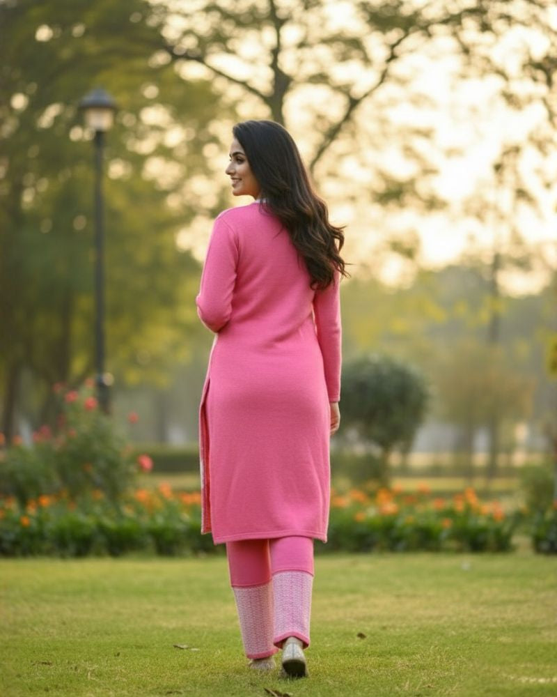 प्रीमियम 3-पीस ऊनी विंटर कुर्ती सेट | बॉटम और स्टोल के साथ बुना हुआ कुर्ता | M-XXL साइज़