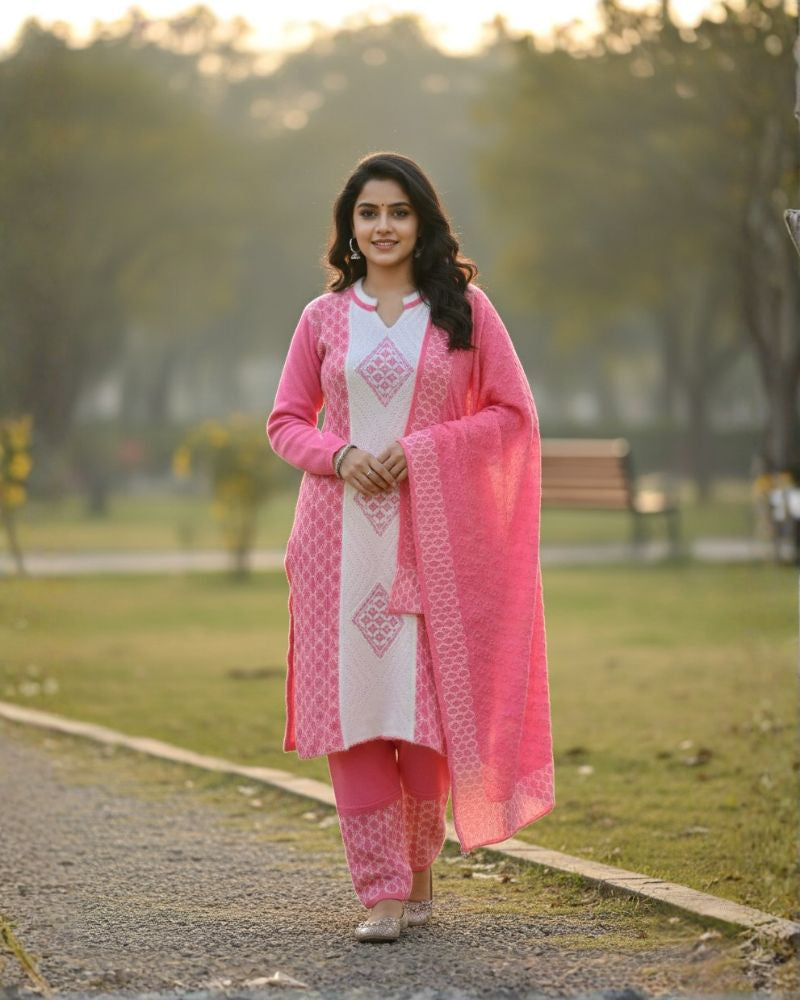 प्रीमियम 3-पीस ऊनी विंटर कुर्ती सेट | बॉटम और स्टोल के साथ बुना हुआ कुर्ता | M-XXL साइज़