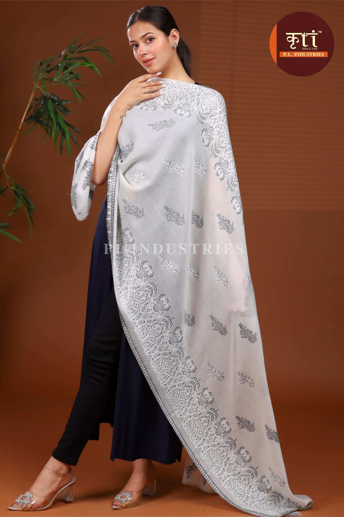 Pashmina Premium (Fine Wool) Lightweight Stole - White