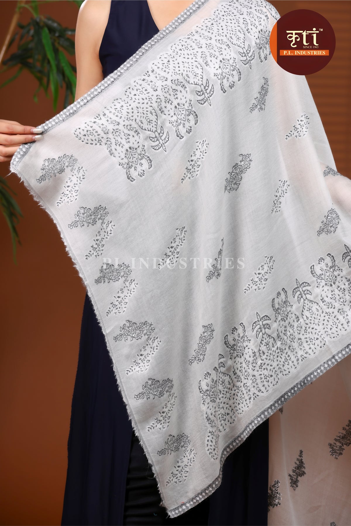 Pashmina Premium (Fine Wool) Lightweight Stole - White
