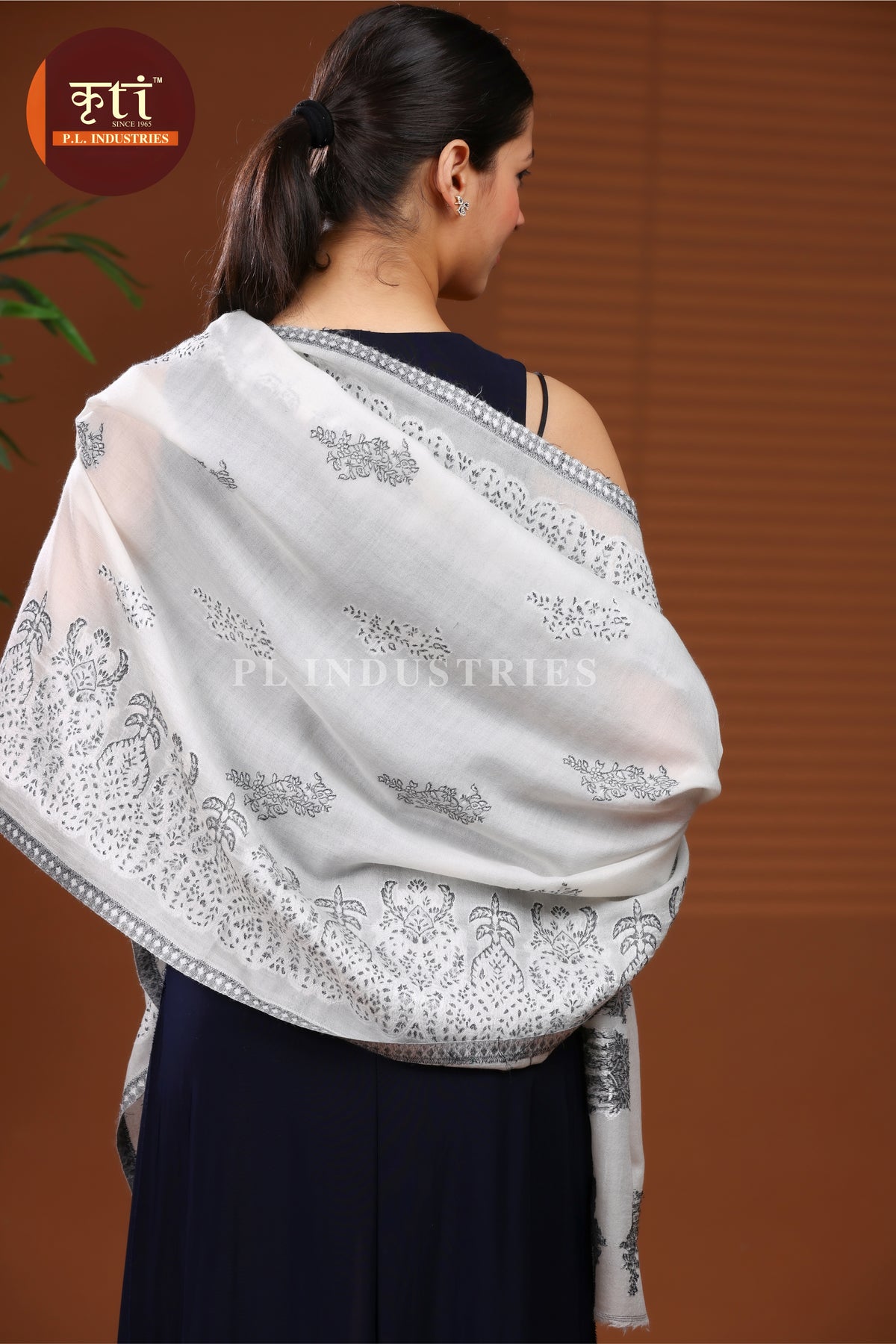Pashmina Premium (Fine Wool) Lightweight Stole - White