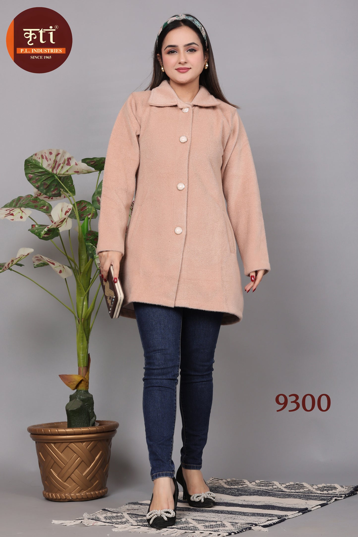 Stylish Women's Winter Coat Soft Comfortable Fabric Free Size