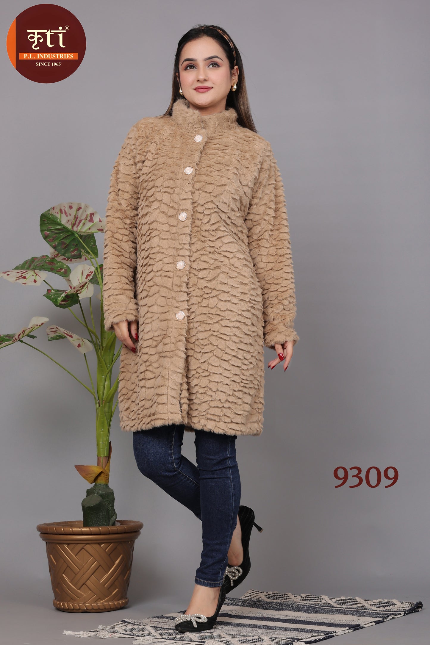 Elegant Women's Long Coat with Soft Fabric  Warm and Stylish Winterwear