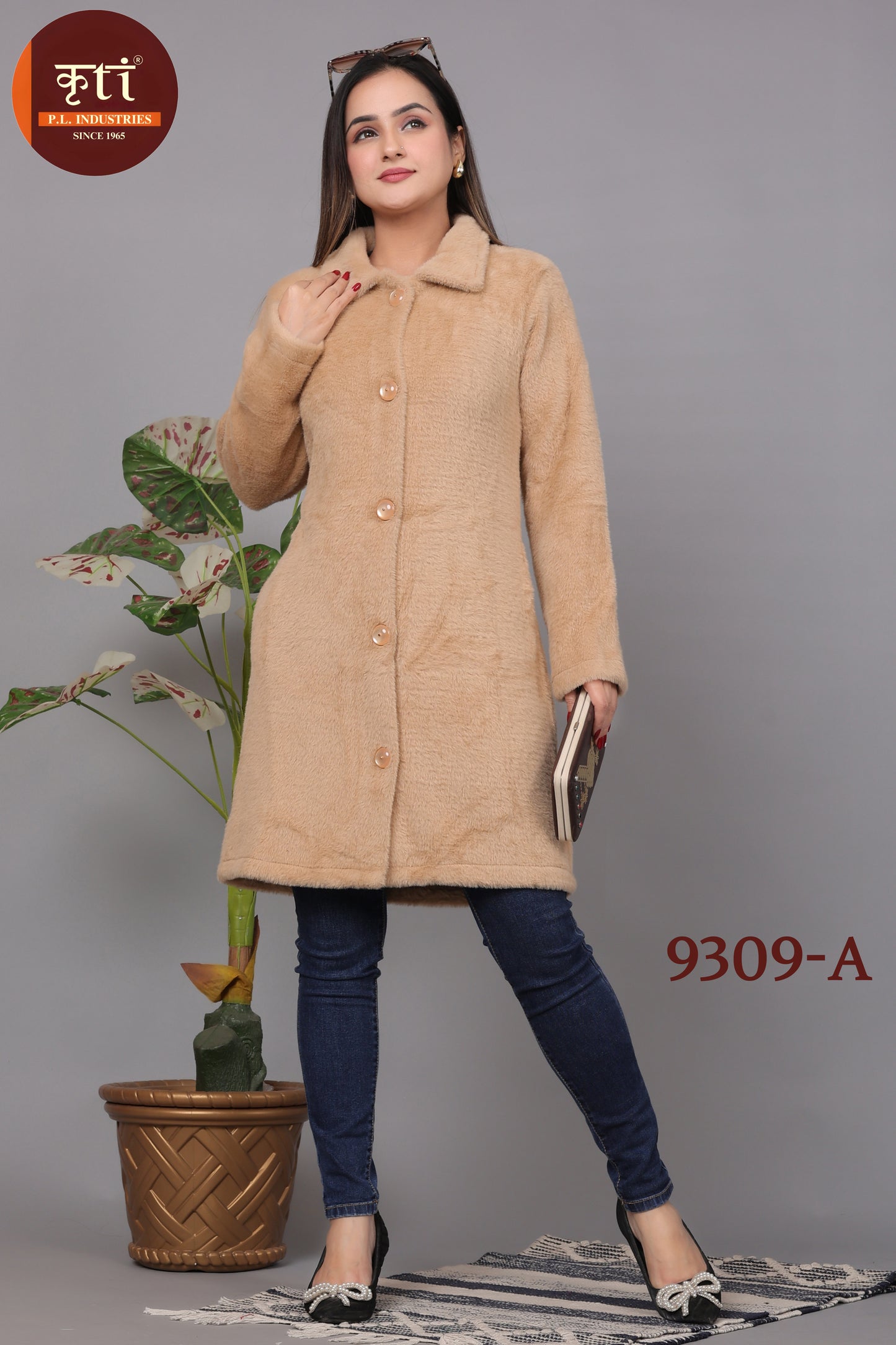 Elegant Women's Long Coat with Soft Fabric  Warm and Stylish Winterwear