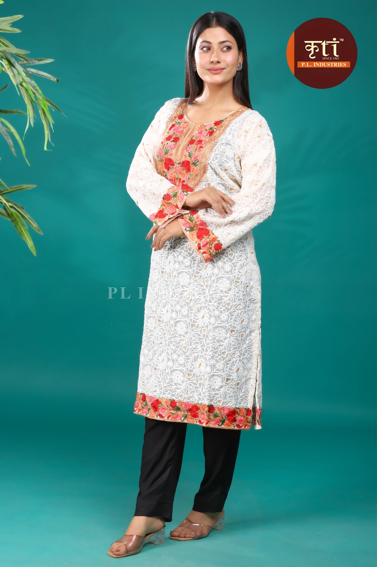 Kashmiri-Inspired White Rayon Cotton Kurti – Intricate Floral Hand Embroidery | Knee-Length | Free Size by Kriti