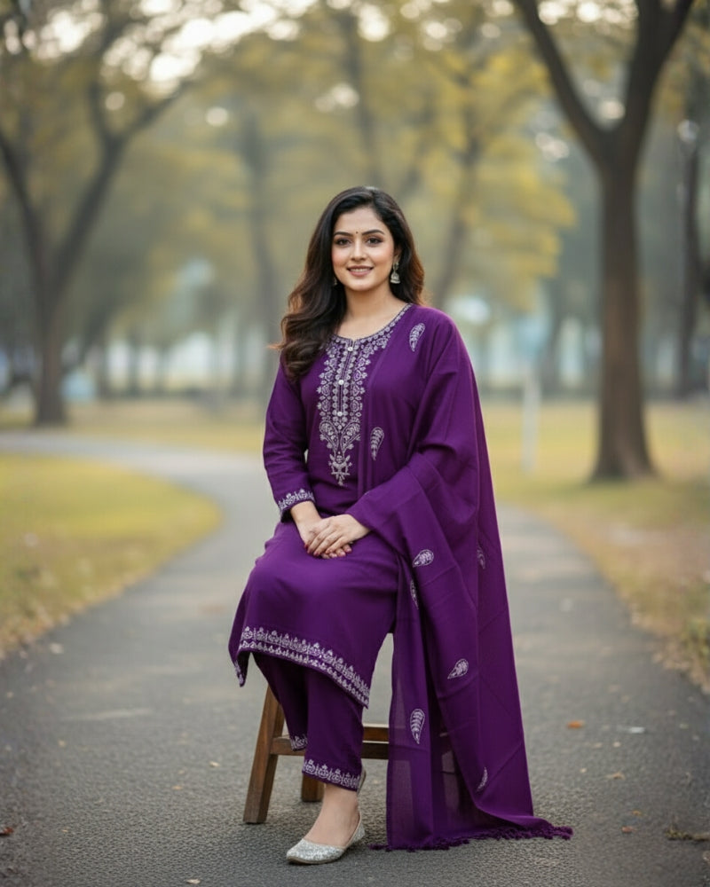 KRITI ऊनी कढ़ाईदार सिले सूट बैंगनी रंग महिलाओं के लिए सर्दियों