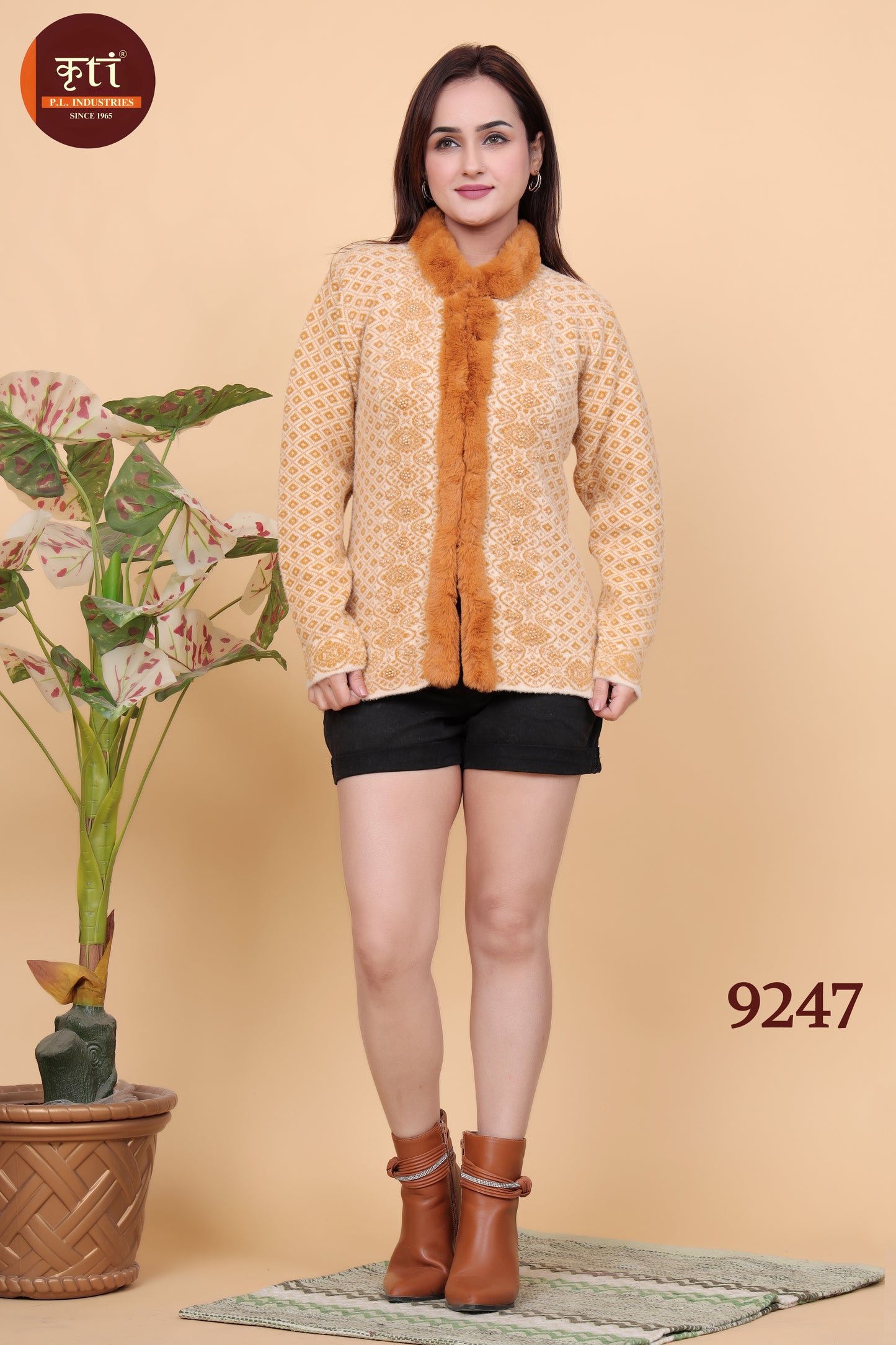 Warm Winter Chic: Women's Fine Hair Wool Cardigan with Faux Fur Neck