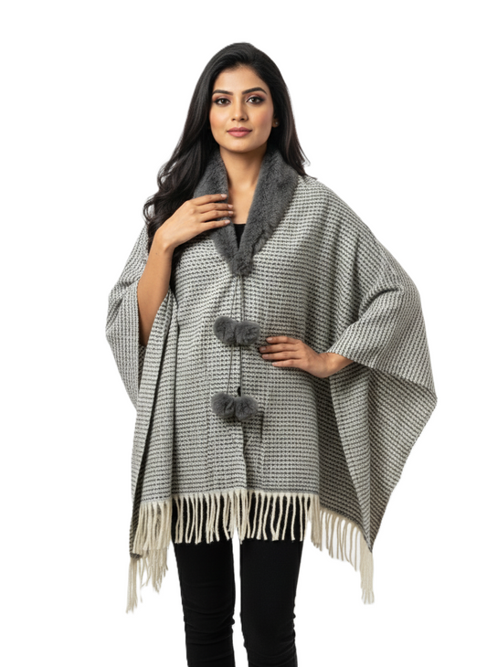 महिलाओं के लिए फॉक्स फर कॉलर पोंचो रैप - फ्रिंज के साथ ओवरसाइज़्ड ओपन फ्रंट केप