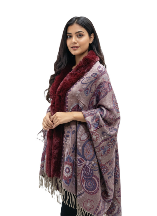 महिलाओं के लिए शानदार पैस्ले प्रिंटेड पोंचो केप, फॉक्स फर ट्रिम के साथ | गर्म बहुरंगी ऊनी मिश्रण आउटरवियर