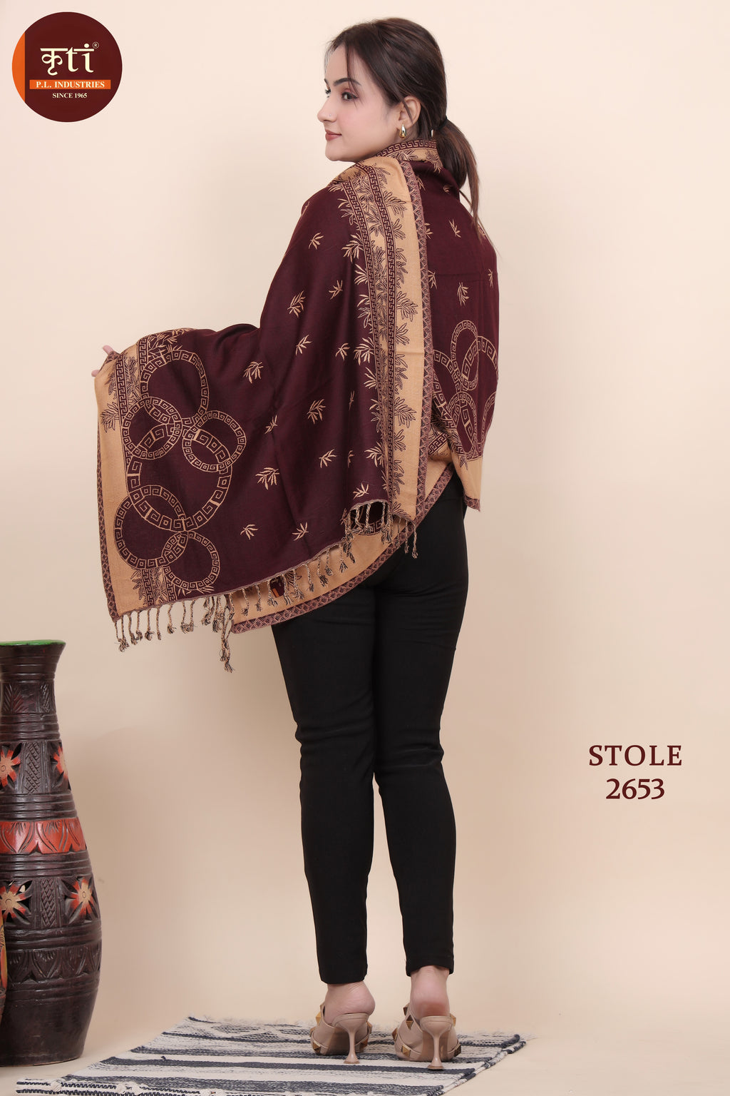 Designer Border Woollen Stole - Maroon