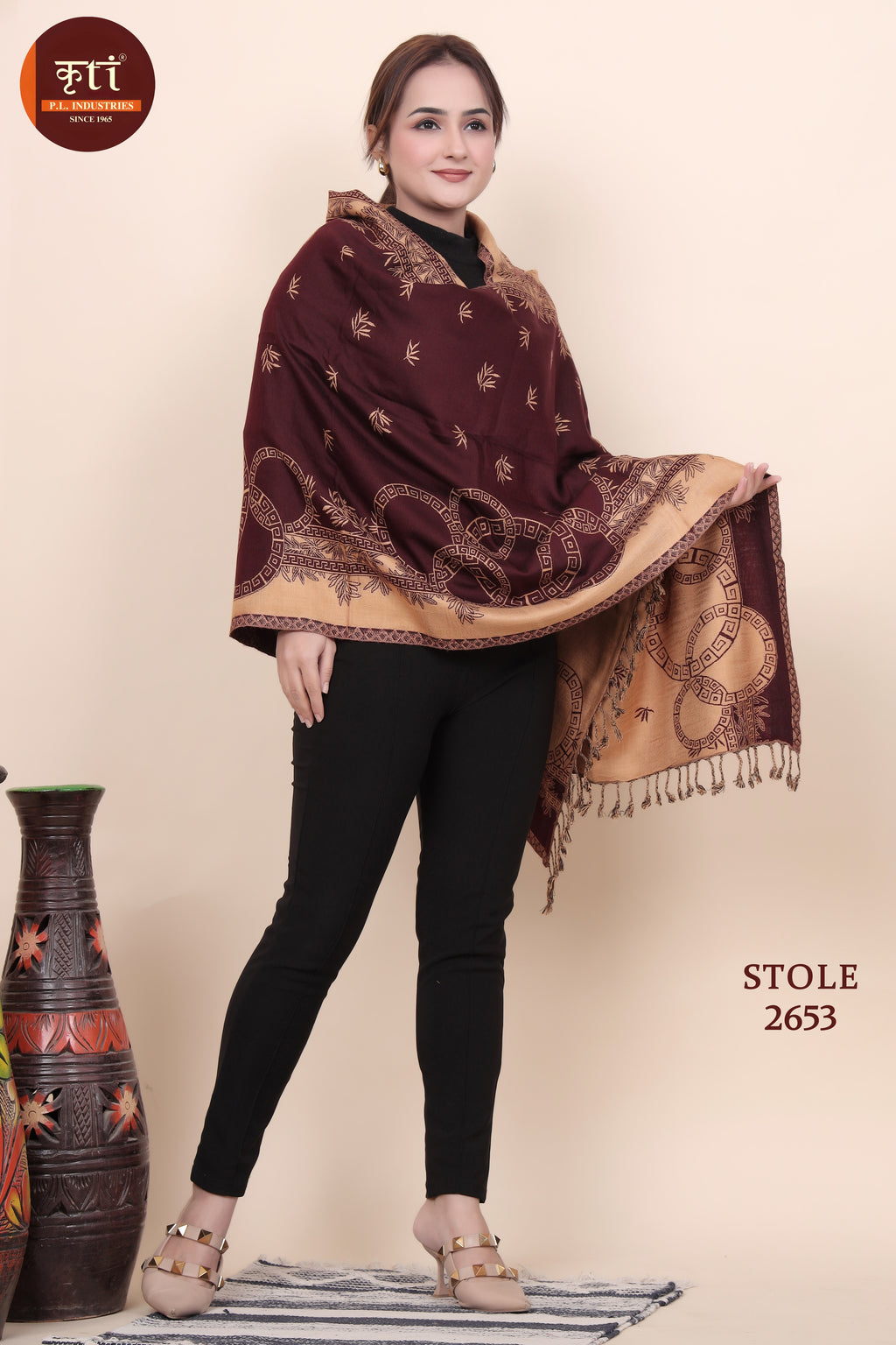 Designer Border Woollen Stole - Maroon