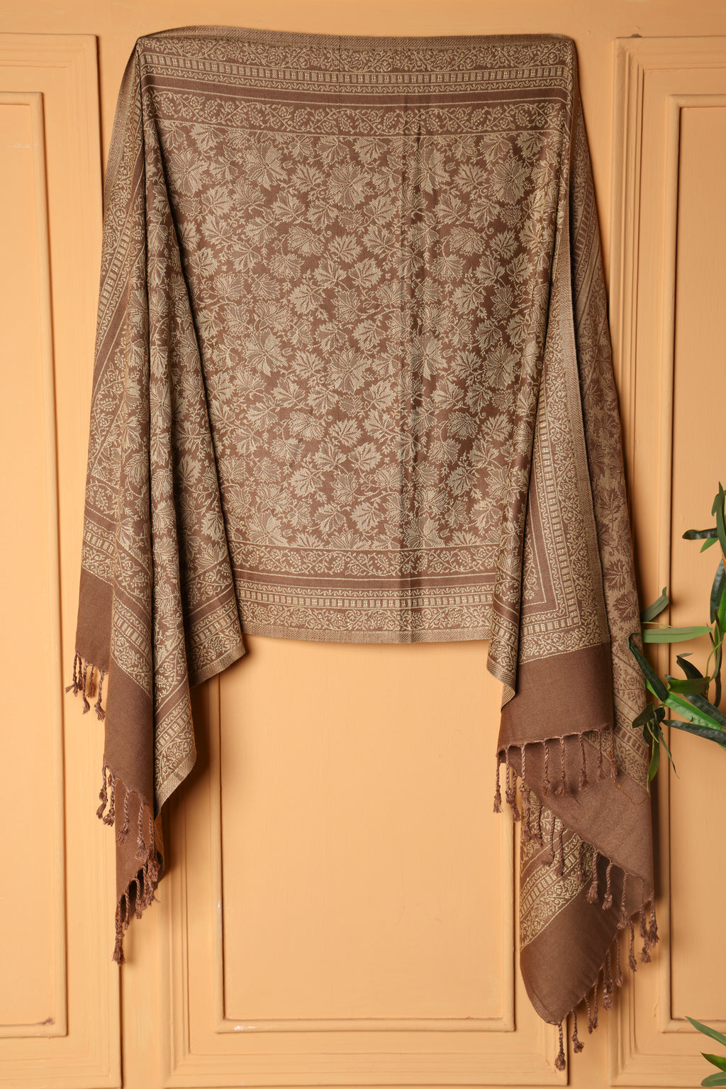 Winter woollen Chinar Patti design stole - Camel