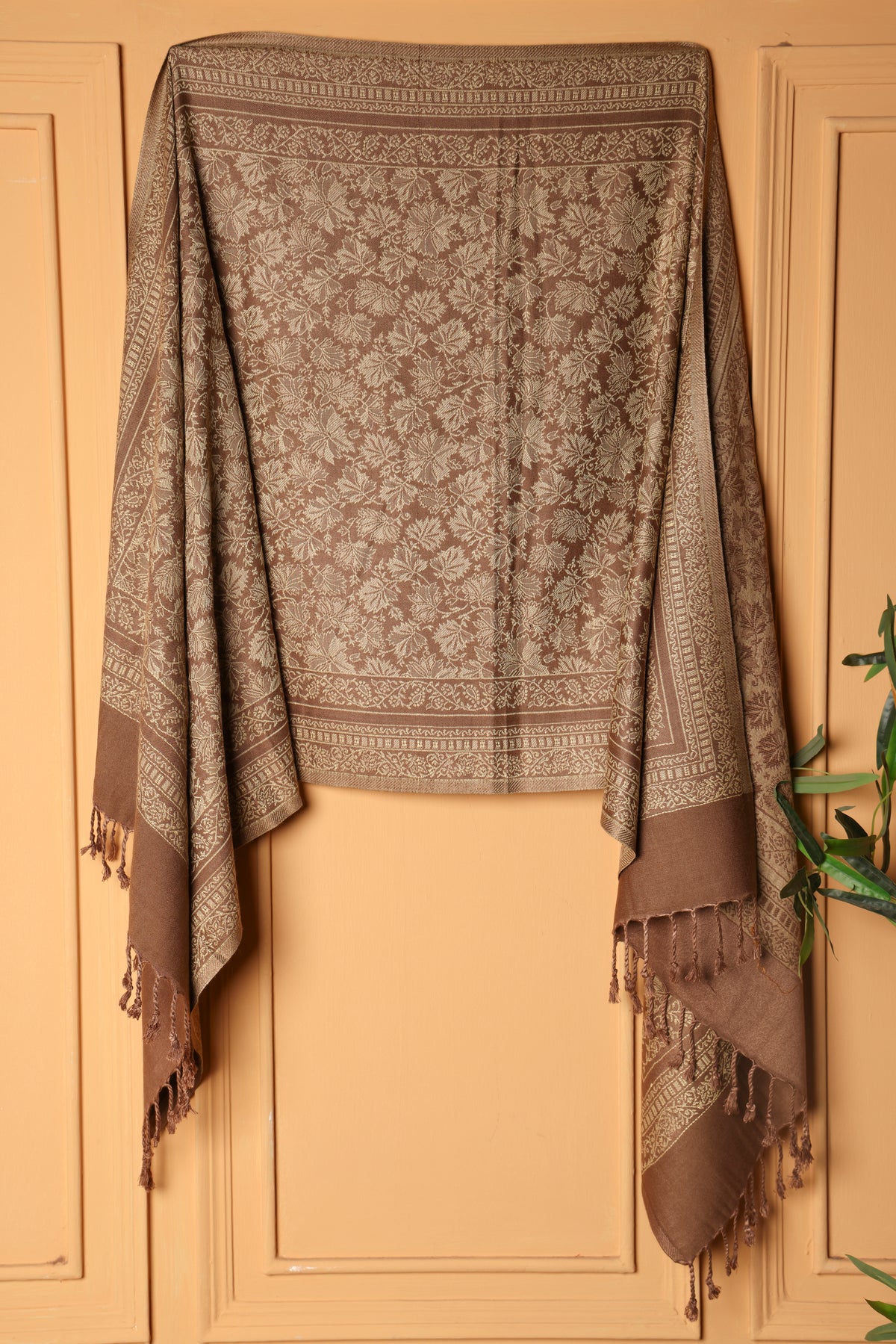 Winter woollen Chinar Patti design stole - Camel