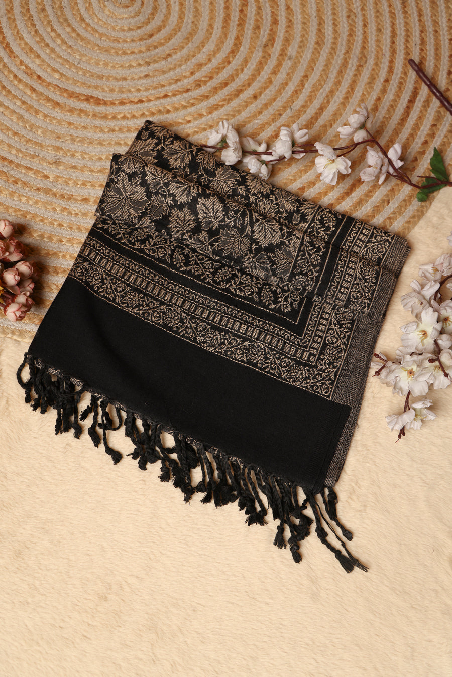 Winter woollen Chinar Patti design stole - Black