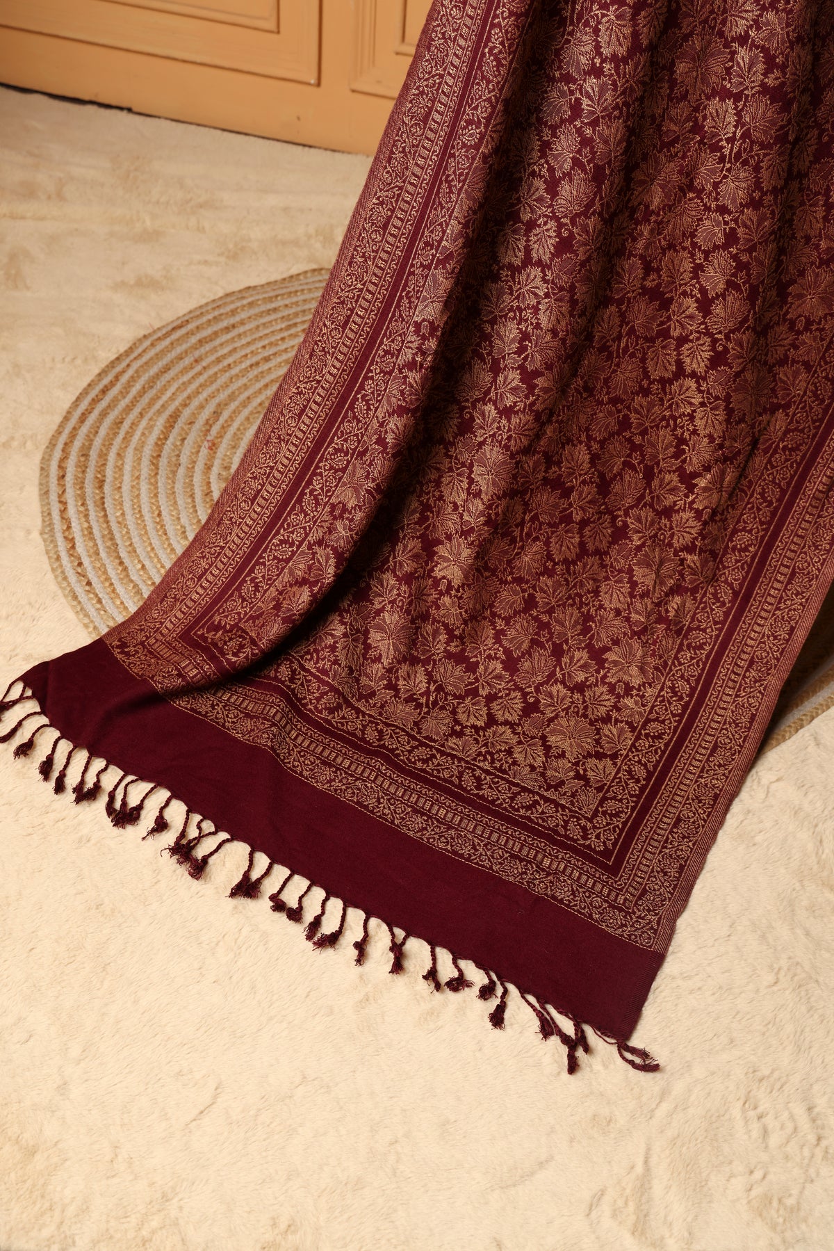 Winter woollen Chinar Patti design stole - Wine