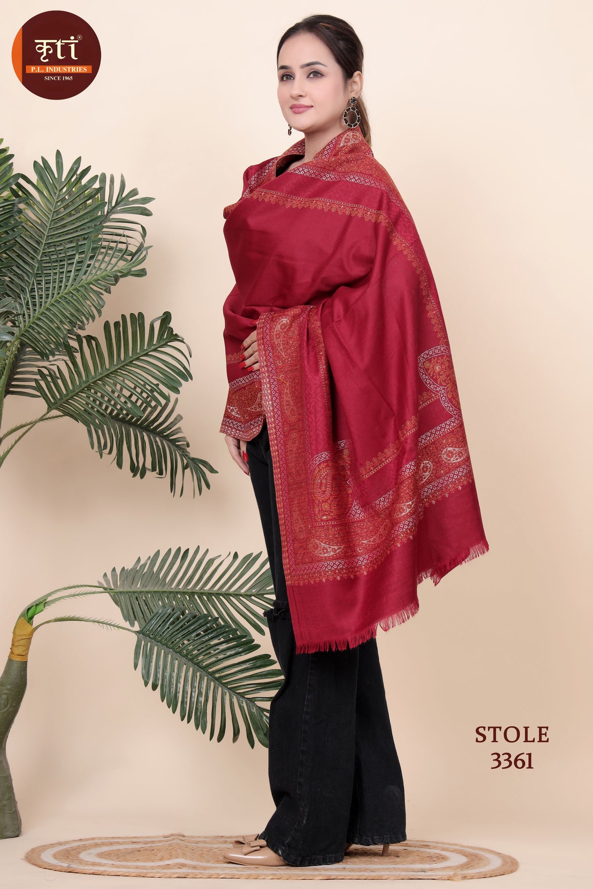 Stylish Stripe Border Woollen - Maroon